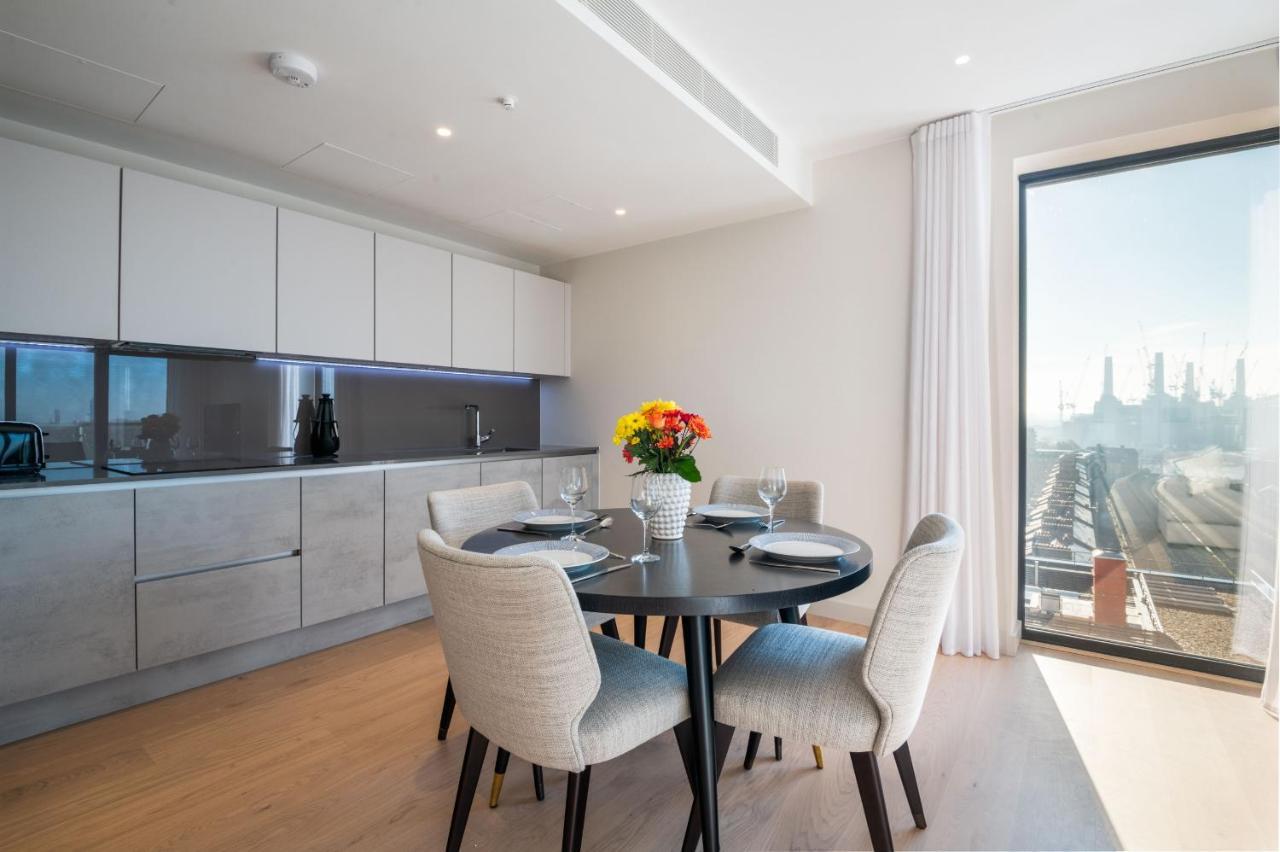 Modern Family Home Close To Victoria Station By Underthedoormat Лондон Екстериор снимка