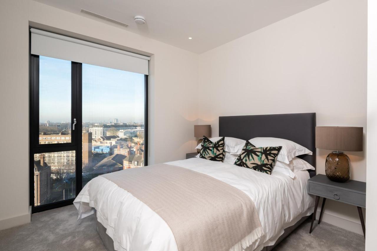 Modern Family Home Close To Victoria Station By Underthedoormat Лондон Екстериор снимка