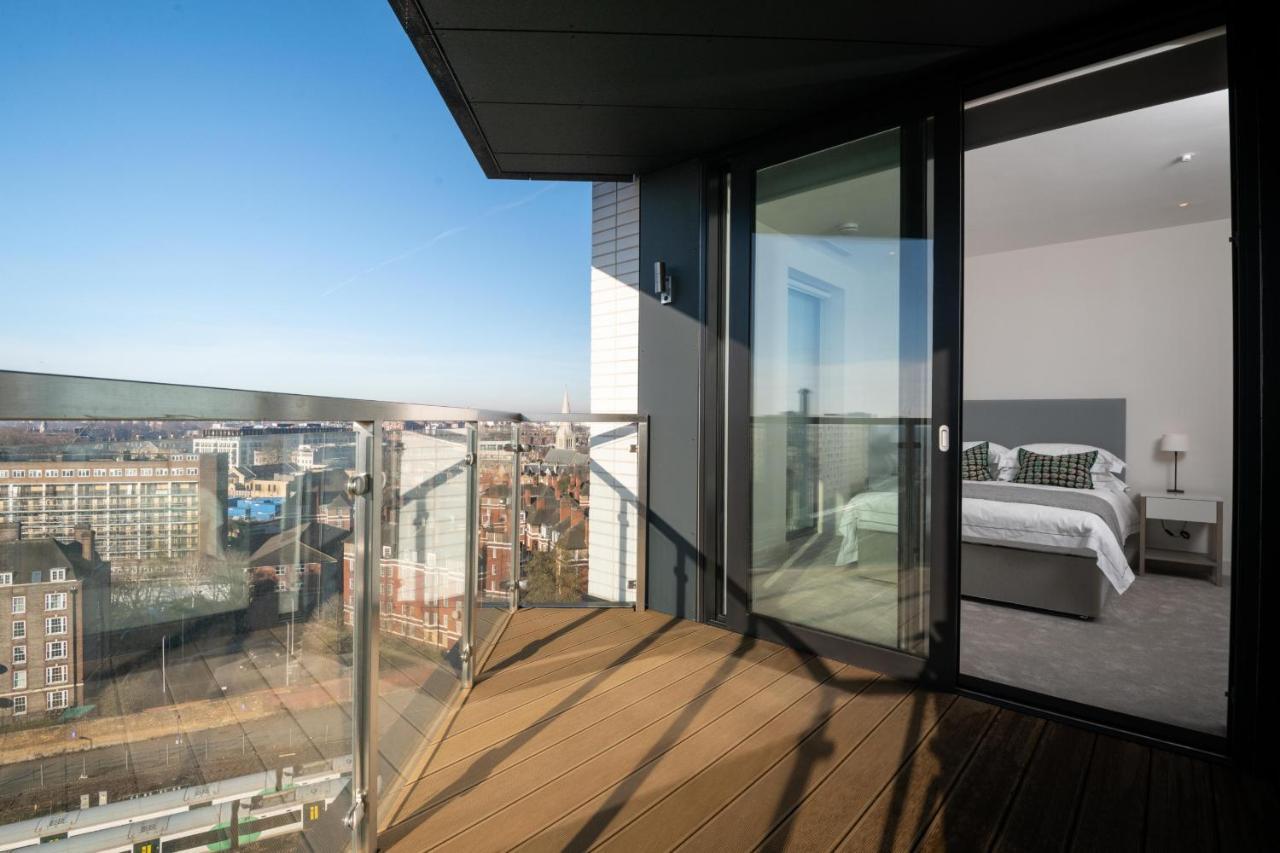 Modern Family Home Close To Victoria Station By Underthedoormat Лондон Екстериор снимка