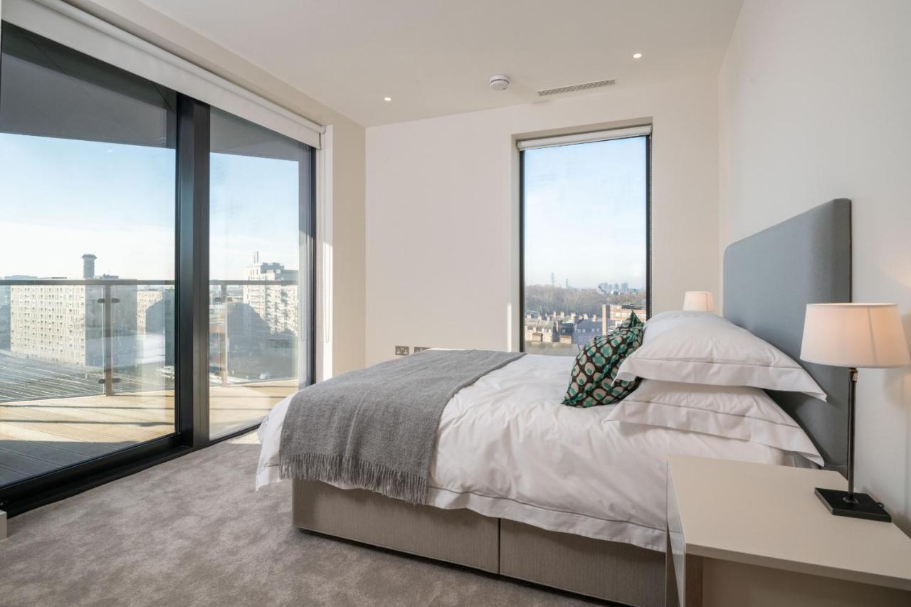 Modern Family Home Close To Victoria Station By Underthedoormat Лондон Екстериор снимка