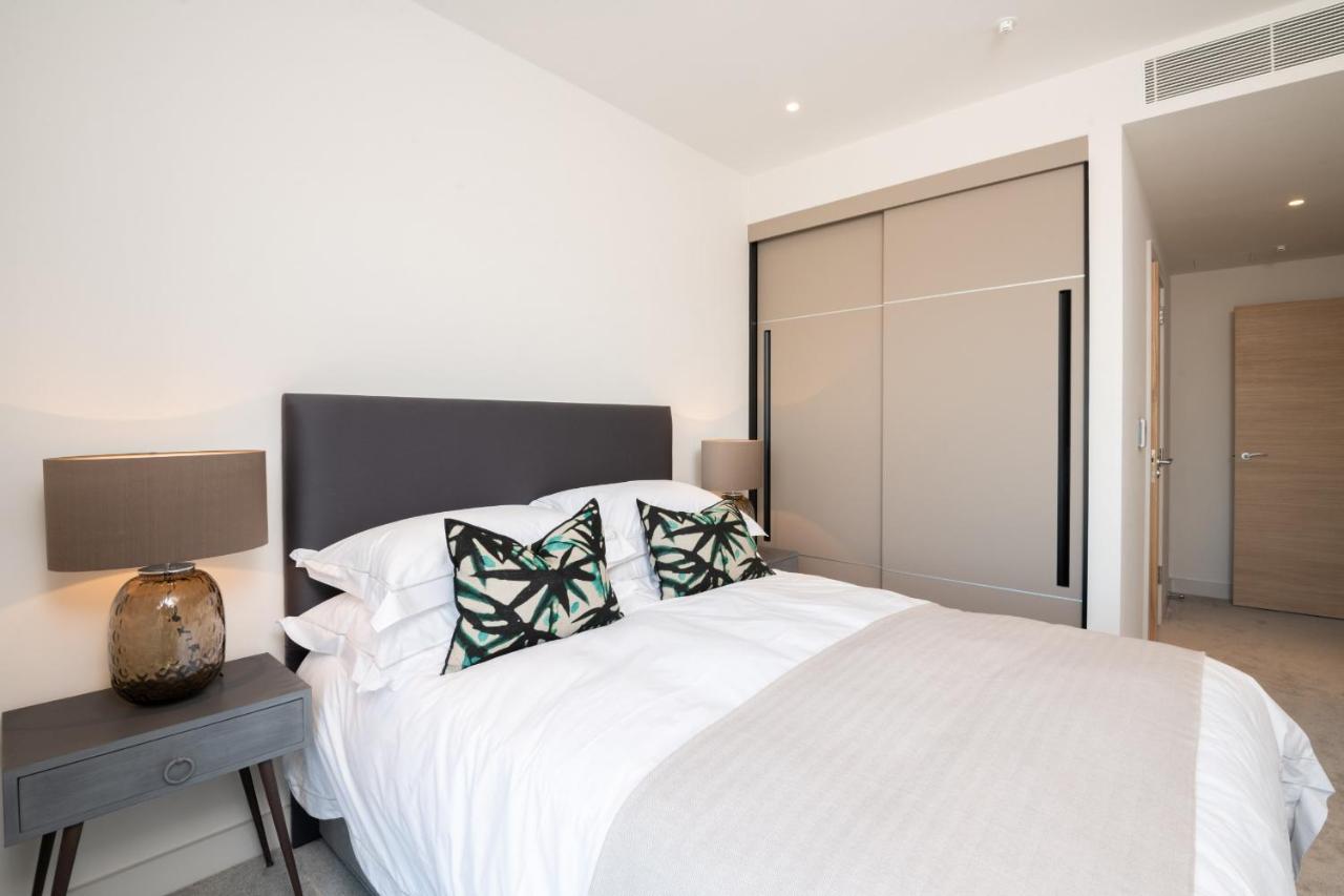 Modern Family Home Close To Victoria Station By Underthedoormat Лондон Екстериор снимка