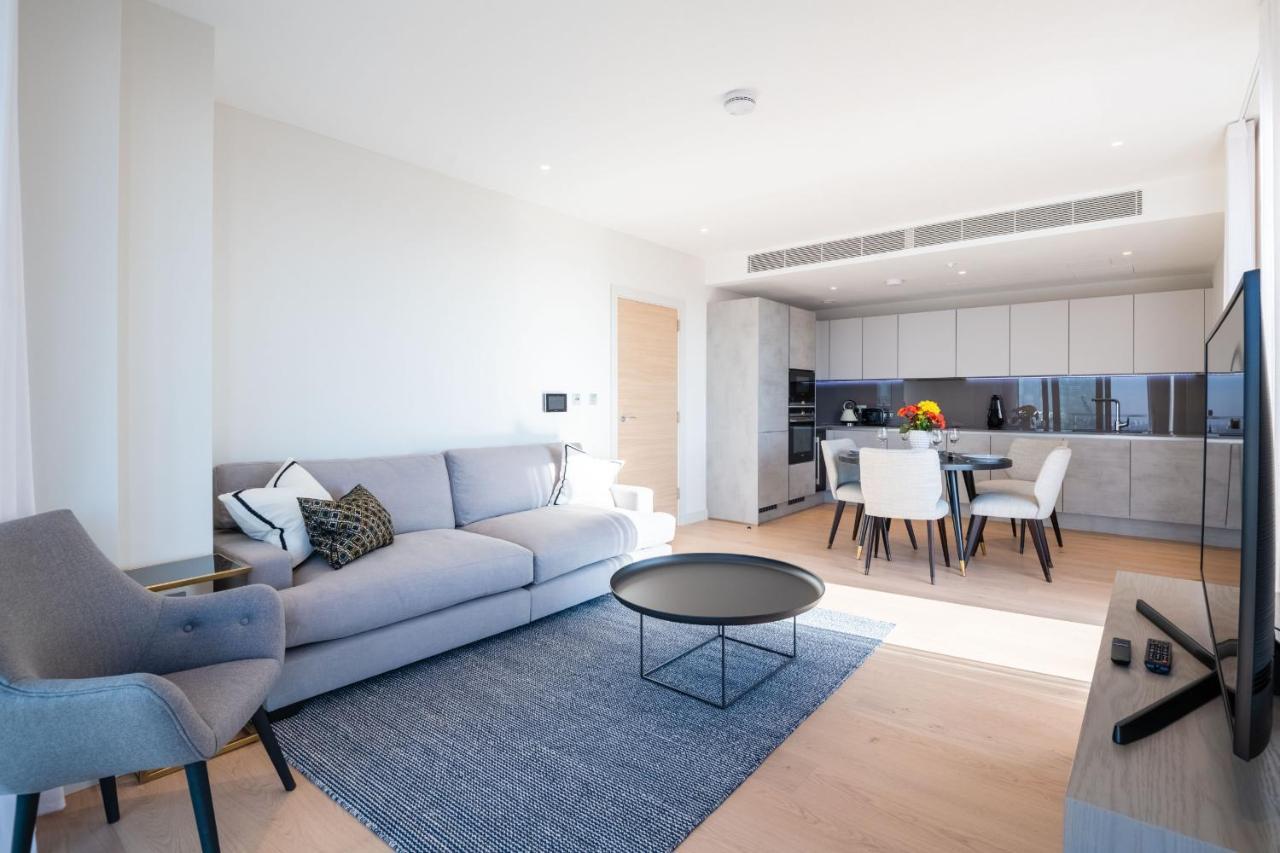 Modern Family Home Close To Victoria Station By Underthedoormat Лондон Екстериор снимка