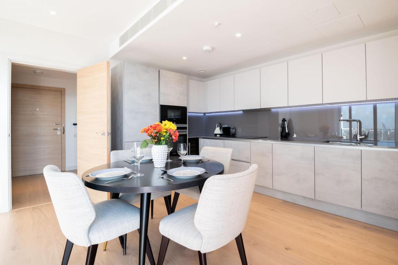 Modern Family Home Close To Victoria Station By Underthedoormat Лондон Екстериор снимка