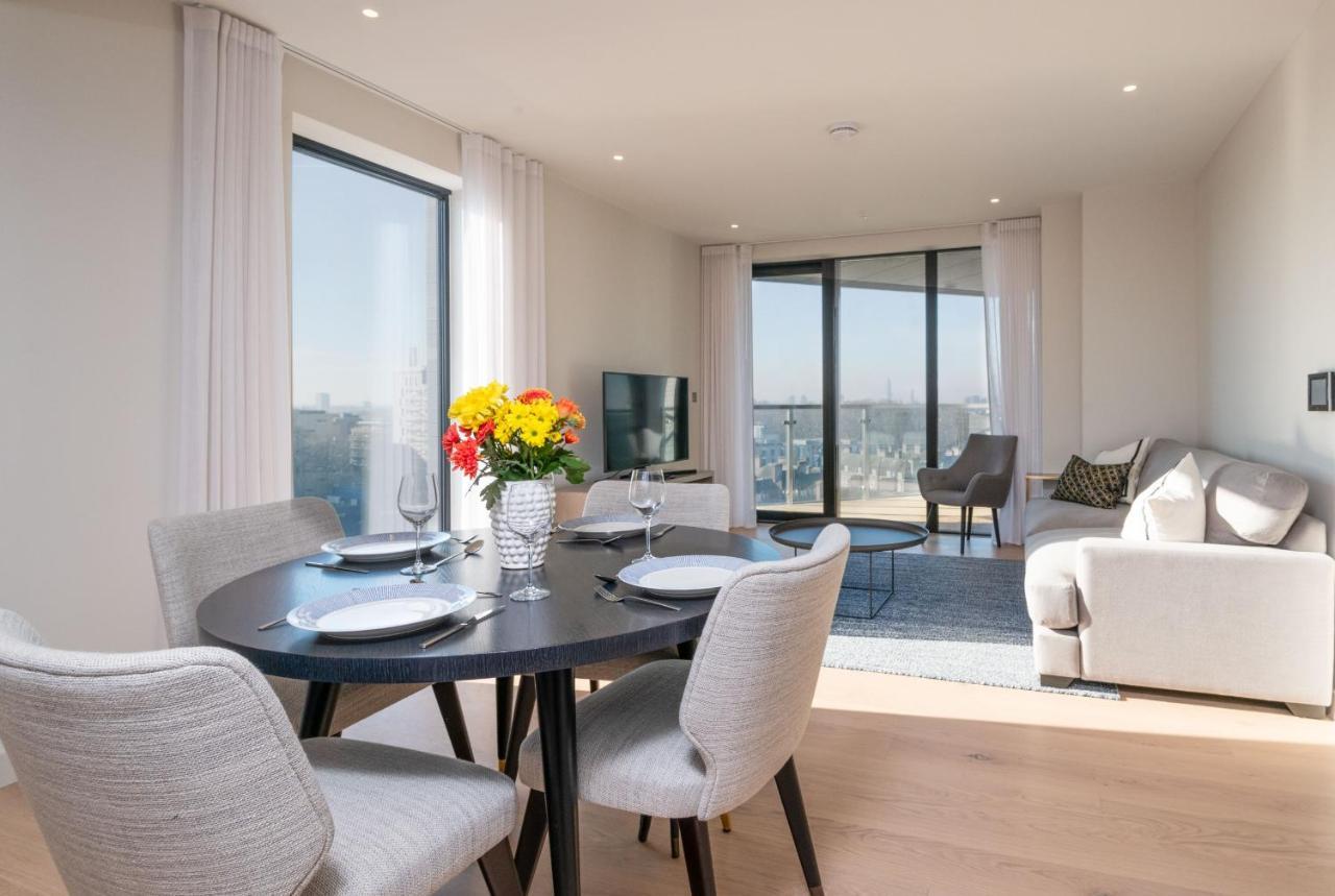 Modern Family Home Close To Victoria Station By Underthedoormat Лондон Екстериор снимка